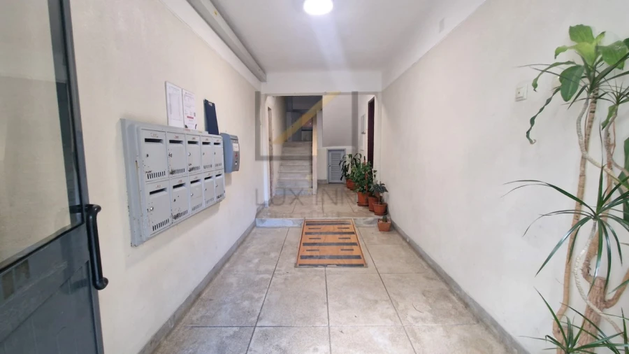 Apartamento T2 para Venda em Benfica Foto 3