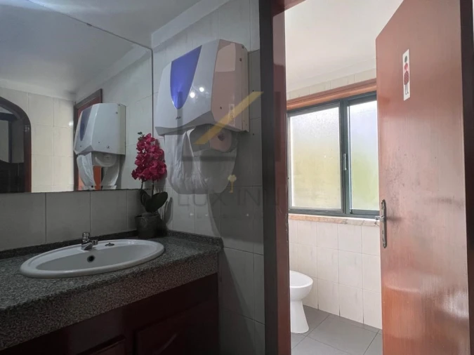 Negócio para Venda em Queluz e Belas Foto 22