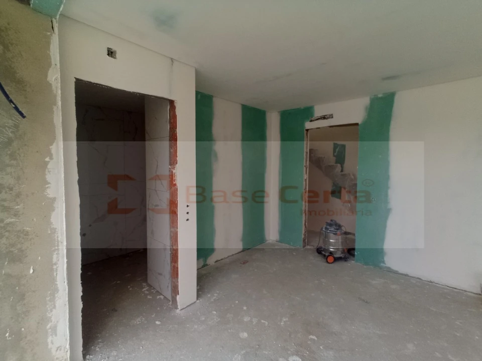 Moradia T5 para Venda em Santa Iria de Azoia, São João da Talha e Bobadela Foto 16