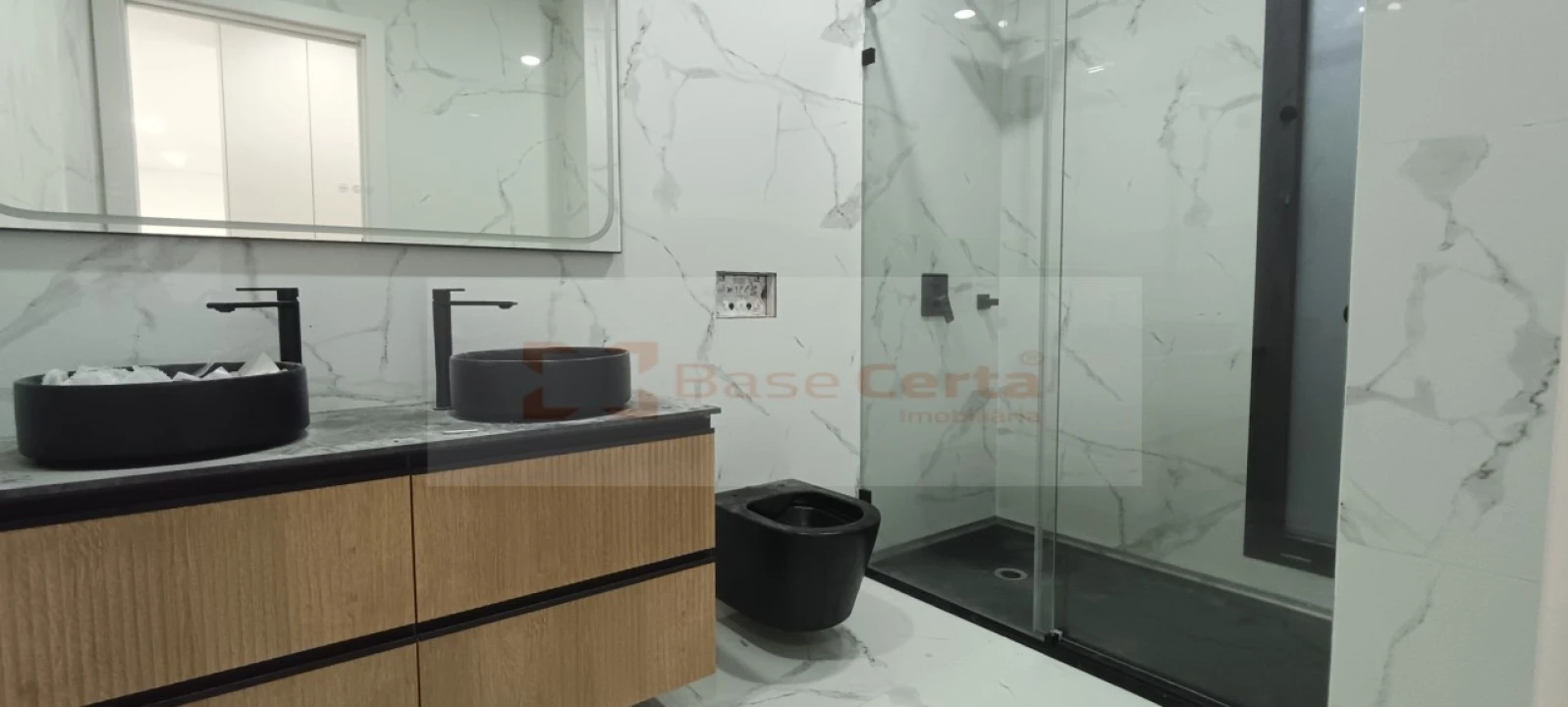 Moradia T5 para Venda em Santa Iria de Azoia, São João da Talha e Bobadela Foto 9