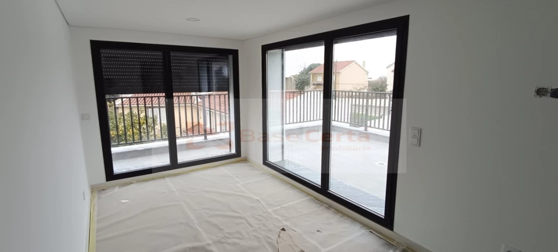 Moradia T5 para Venda em Santa Iria de Azoia, São João da Talha e Bobadela Foto 23