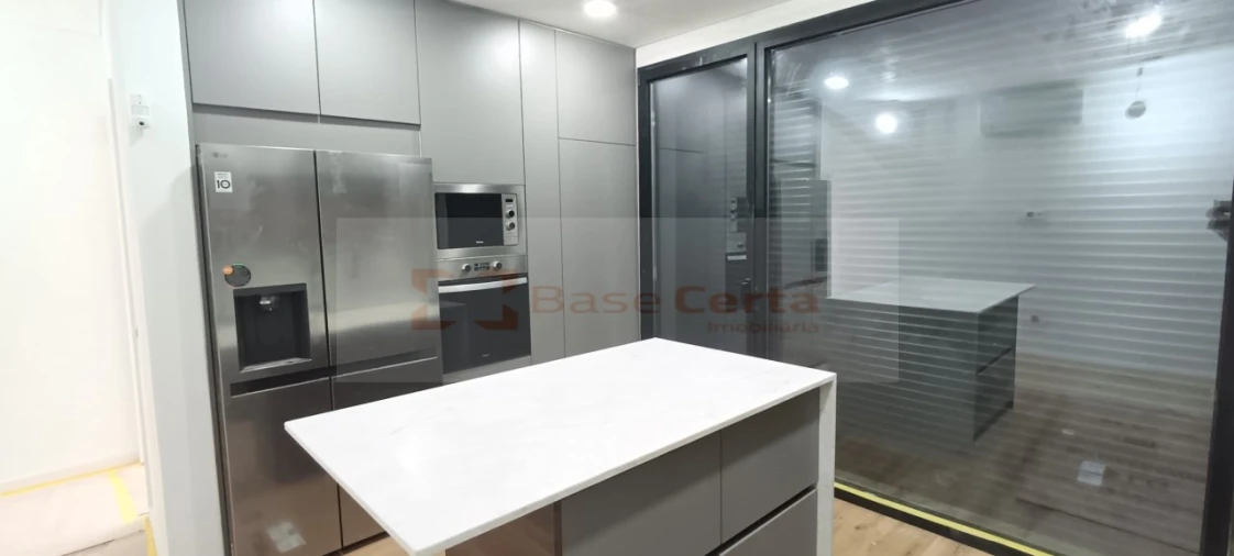 Moradia T5 para Venda em Santa Iria de Azoia, São João da Talha e Bobadela Foto 48