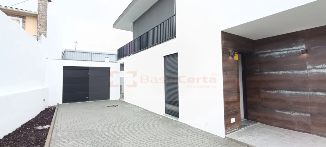 Moradia T5 para Venda em Santa Iria de Azoia, São João da Talha e Bobadela Foto 54