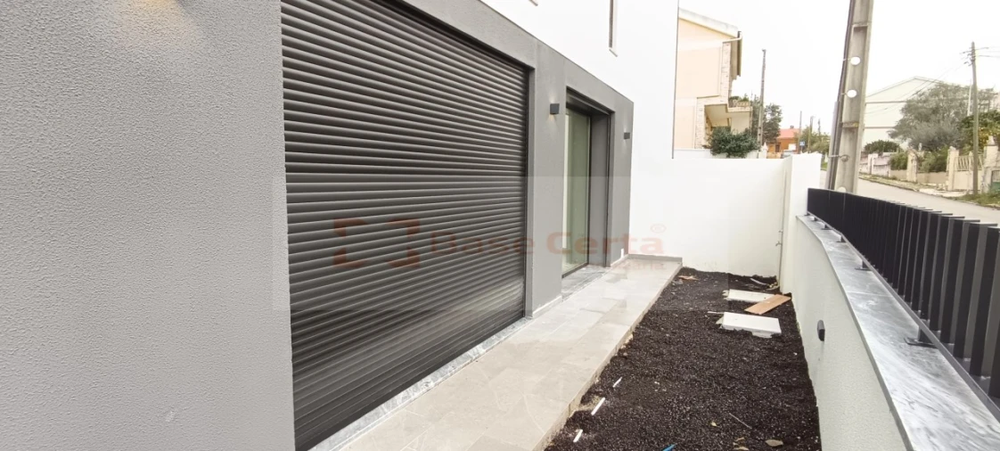 Moradia T5 para Venda em Santa Iria de Azoia, São João da Talha e Bobadela Foto 55