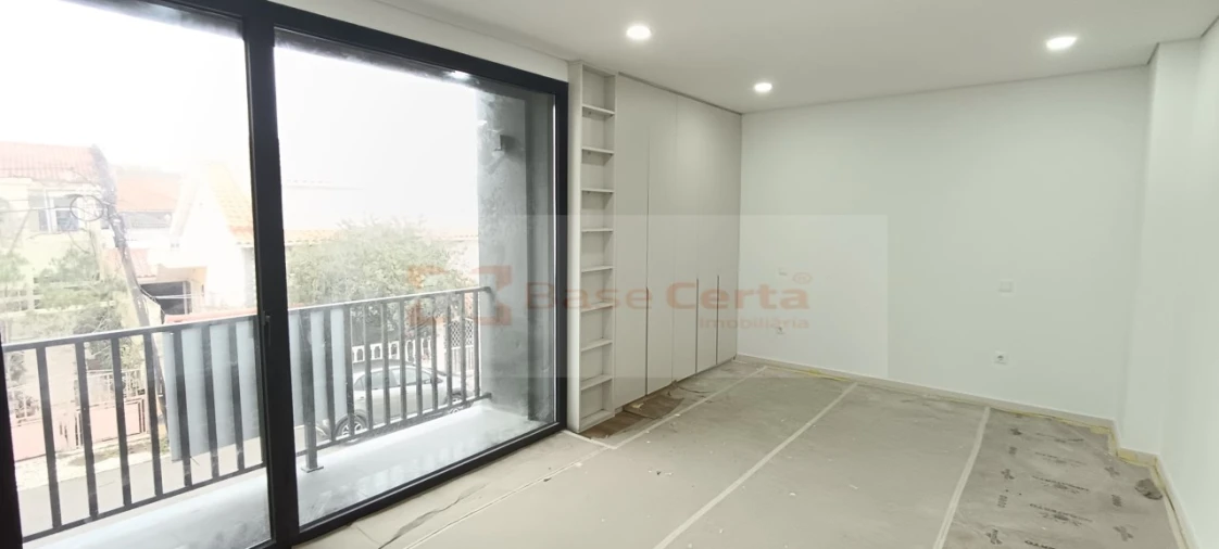 Moradia T5 para Venda em Santa Iria de Azoia, São João da Talha e Bobadela Foto 56