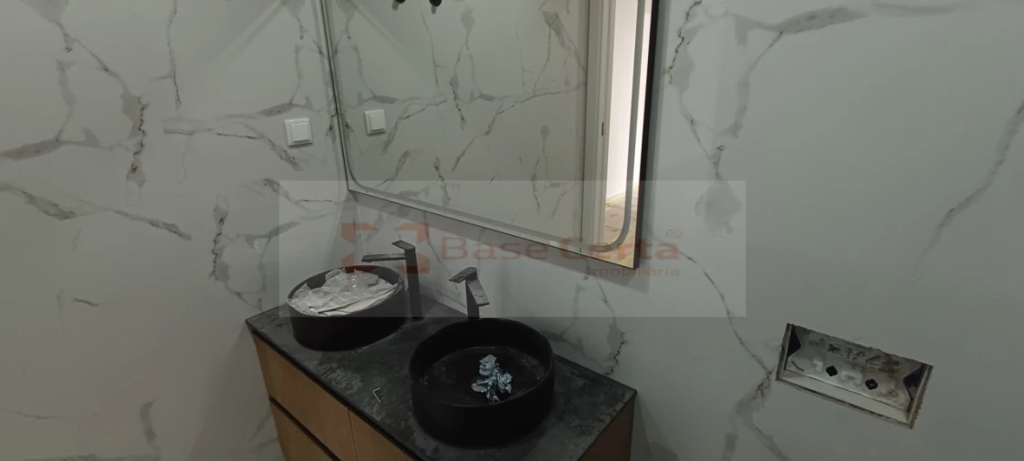 Moradia T5 para Venda em Santa Iria de Azoia, São João da Talha e Bobadela Foto 58