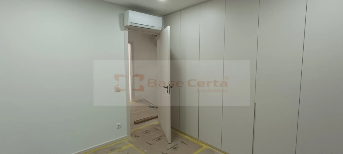 Moradia T5 para Venda em Santa Iria de Azoia, São João da Talha e Bobadela Foto 61