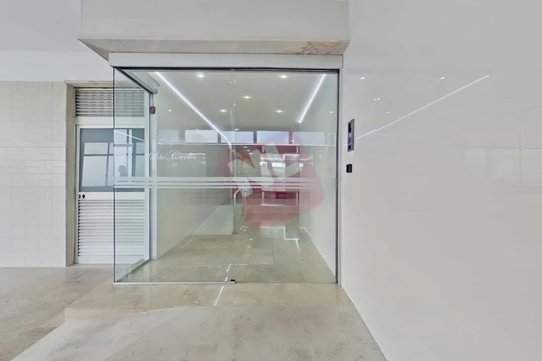 Apartamento T3 para Venda em Pontinha e Famões Foto 9