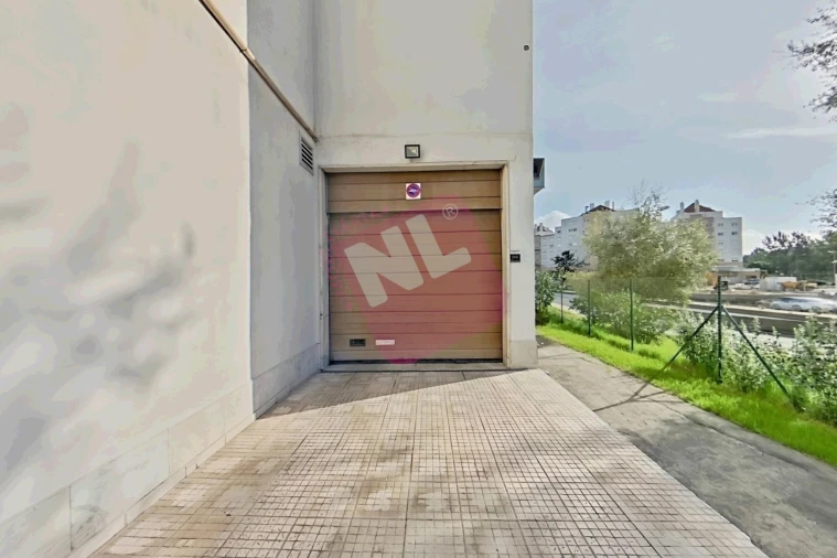 Apartamento T3 para Venda em Pontinha e Famões Foto 41