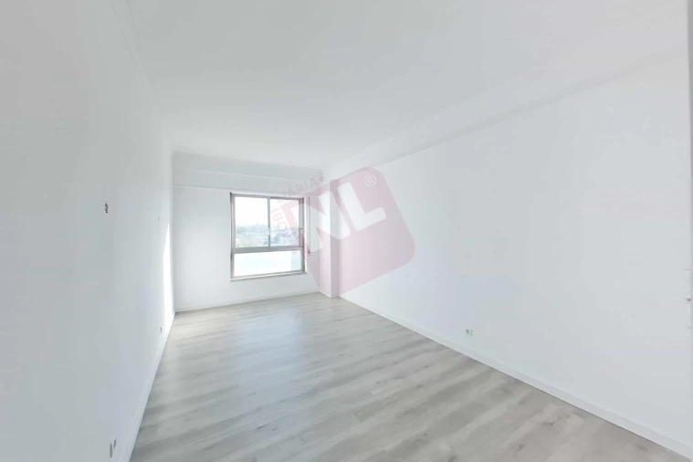 Apartamento T3 para Venda em Pontinha e Famões Foto 35