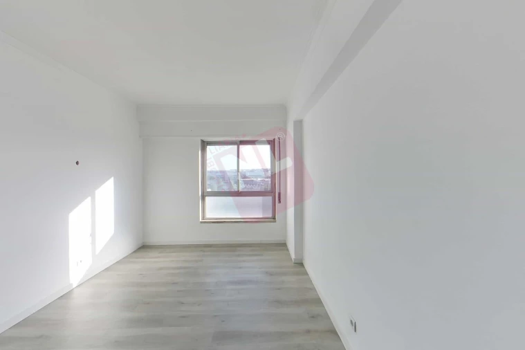 Apartamento T3 para Venda em Pontinha e Famões Foto 30