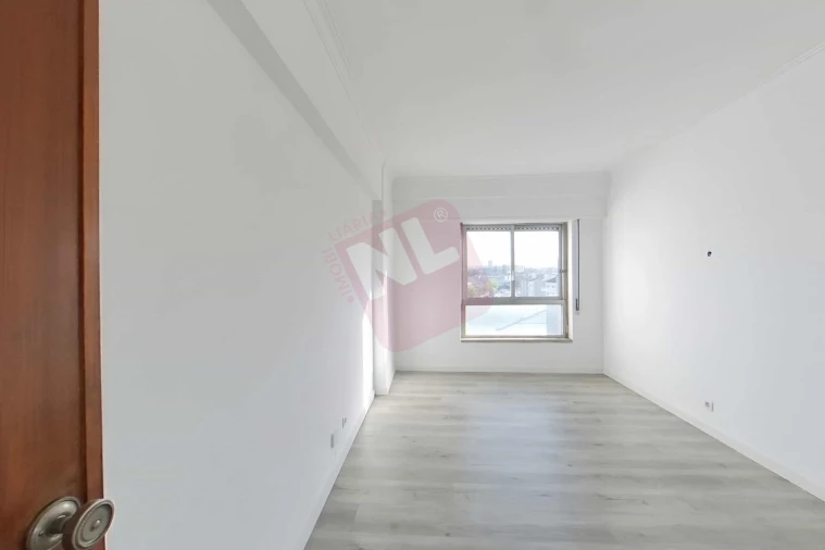 Apartamento T3 para Venda em Pontinha e Famões Foto 32