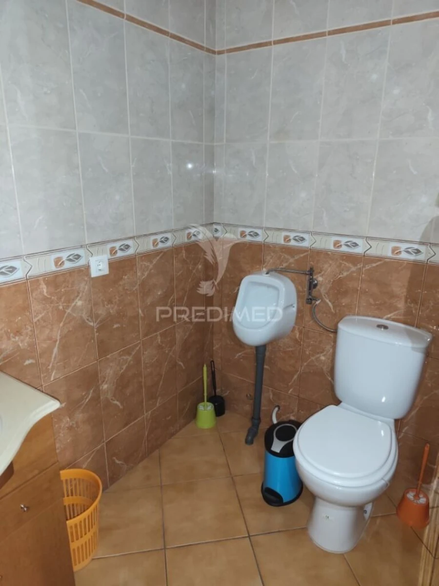 Loja para Arrendamento em Quarteira Foto 7