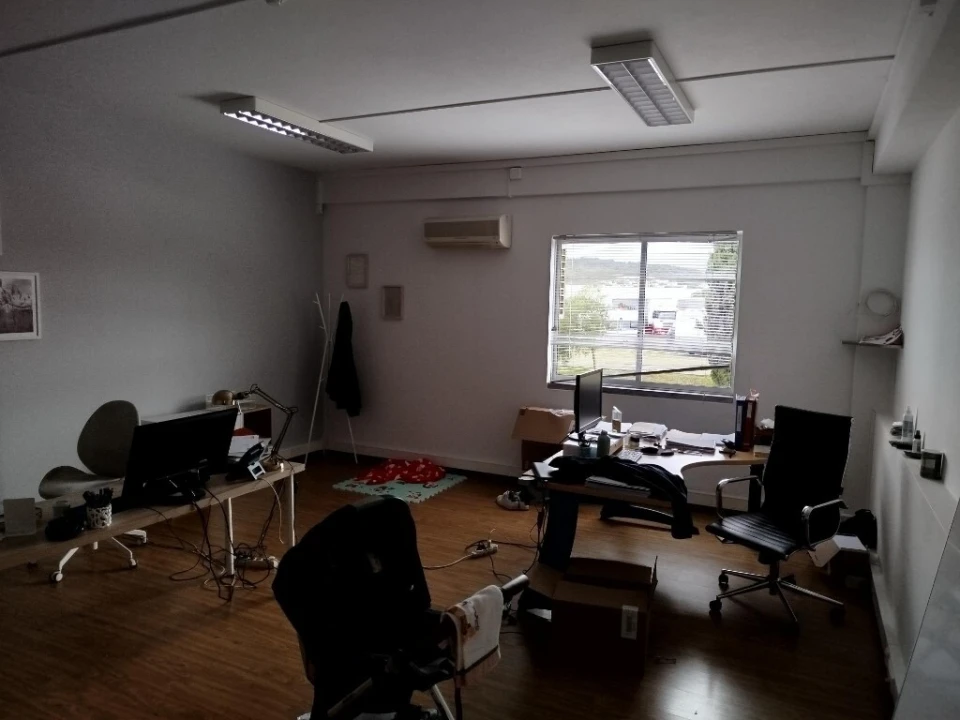 Armazém para Arrendamento em Rio de Mouro Foto 16