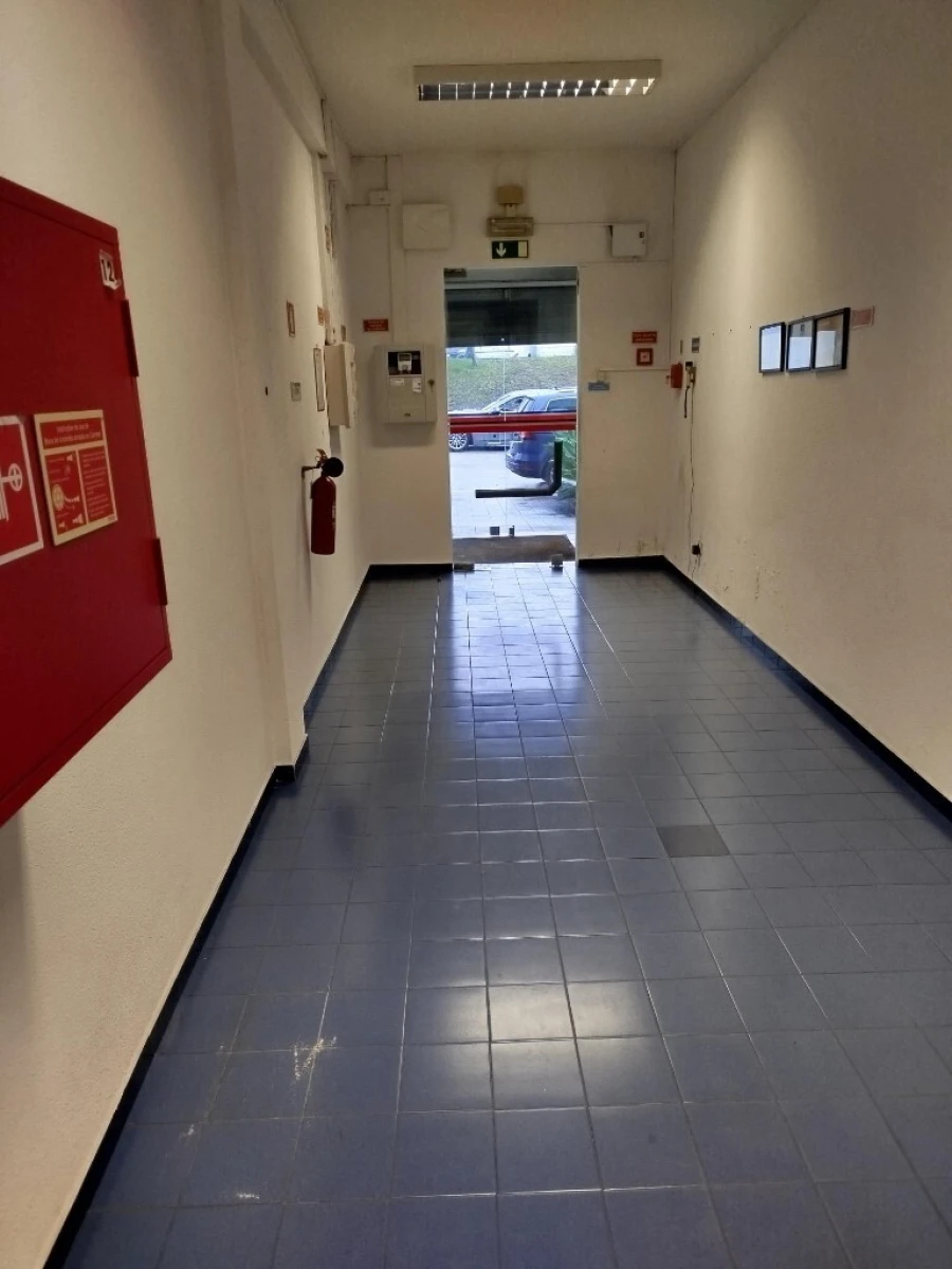 Armazém para Arrendamento em Rio de Mouro Foto 9