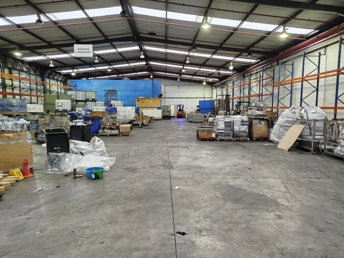 Armazém para Arrendamento em Rio de Mouro Foto 3