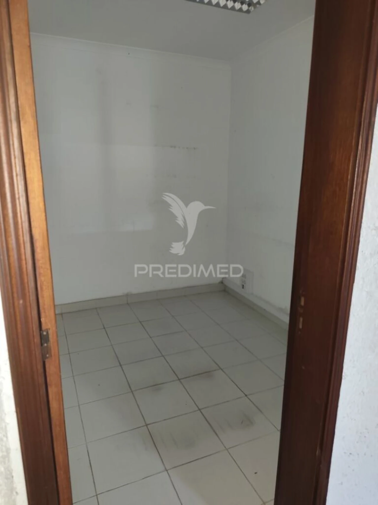 Armazém para Arrendamento em Quarteira Foto 7