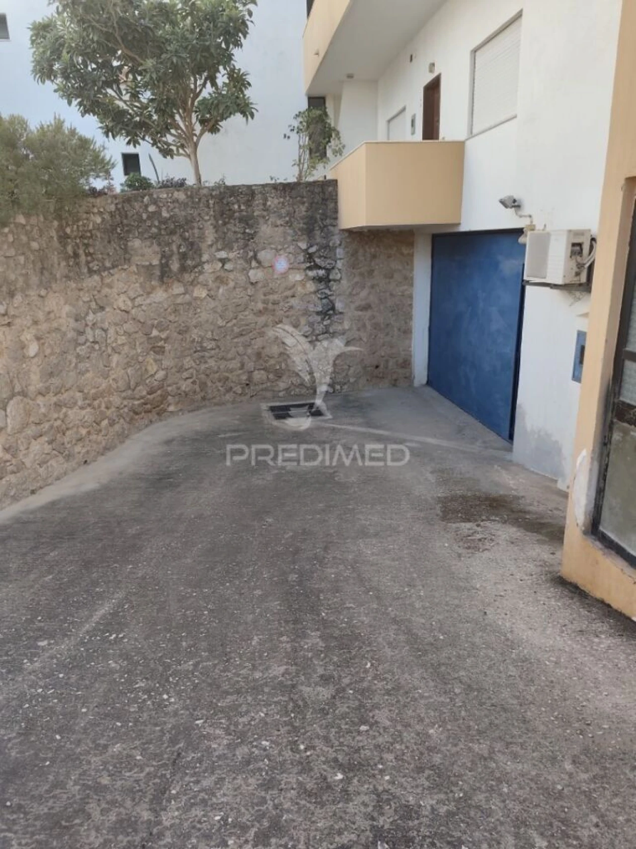 Armazém para Arrendamento em Quarteira Foto 1