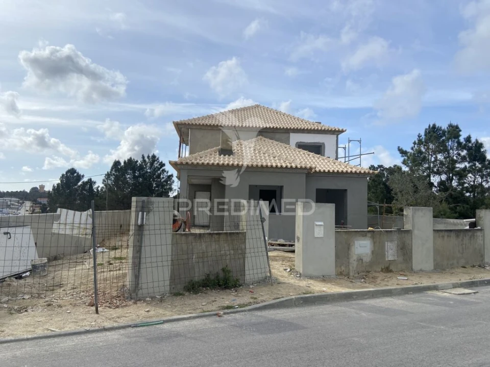 Moradia T4 para Venda em Fernao Ferro Foto 1