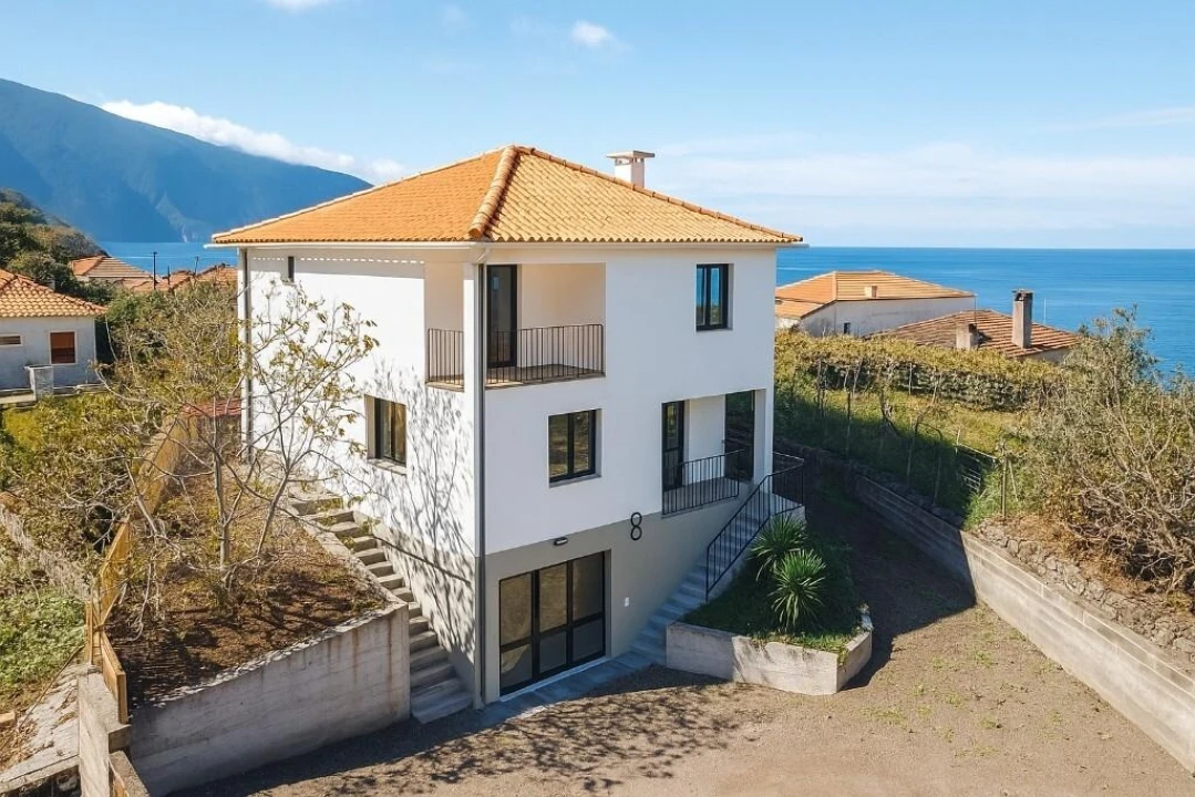 Moradia T3 para Venda em Ponta Delgada Foto 2