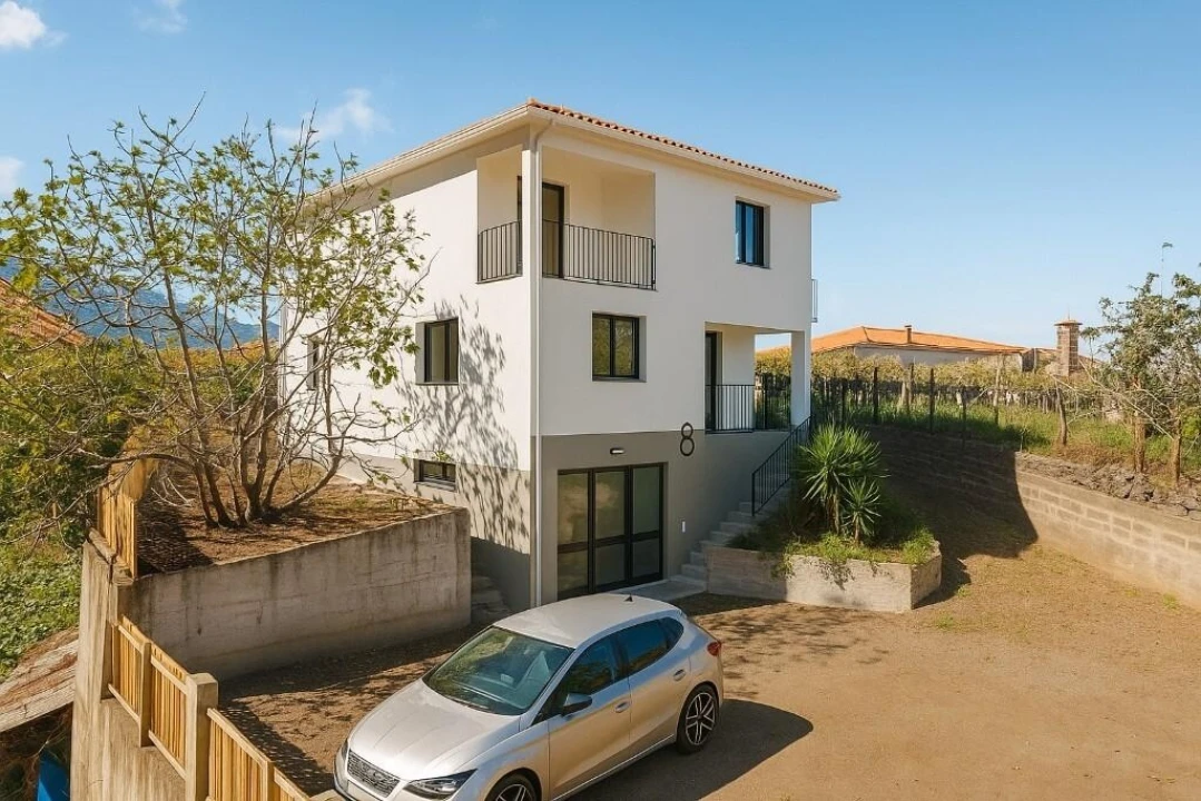 Moradia T3 para Venda em Ponta Delgada Foto 6