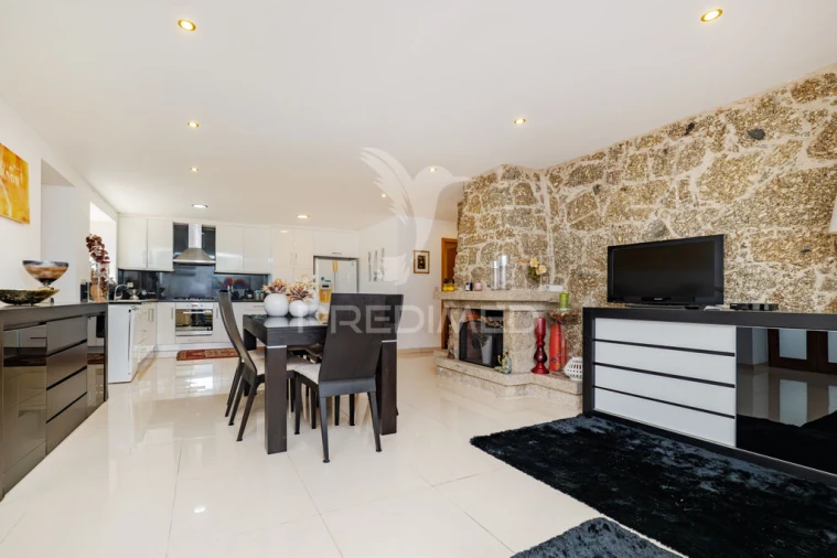 Moradia T3 para Venda em Valdosende Foto 12