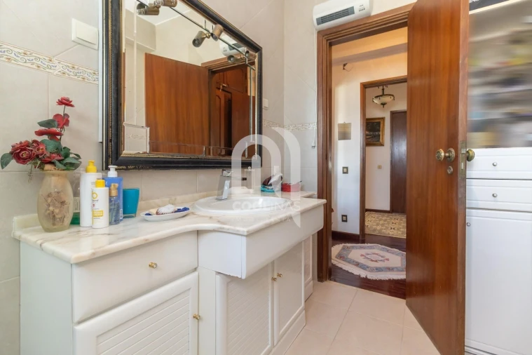 Moradia T8 para Venda em Amora Foto 28