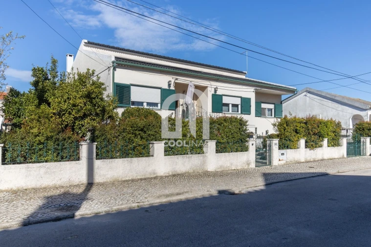 Moradia T8 para Venda em Amora