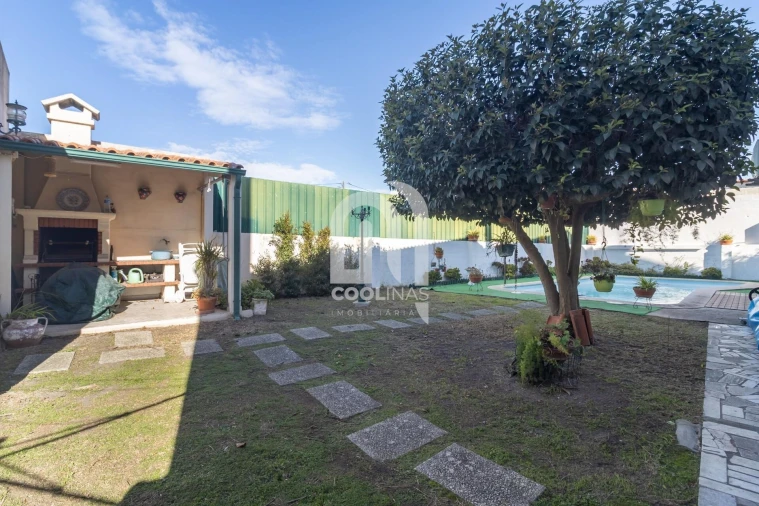 Moradia T8 para Venda em Amora Foto 51