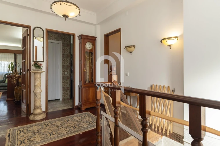 Moradia T8 para Venda em Amora Foto 11