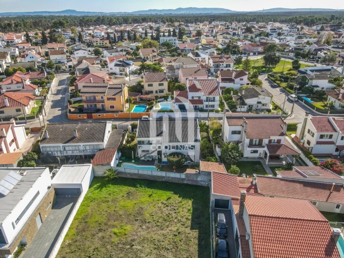 Moradia T8 para Venda em Amora Foto 55