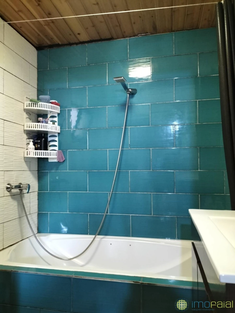 Moradia T3 para Venda em Feteira Foto 17