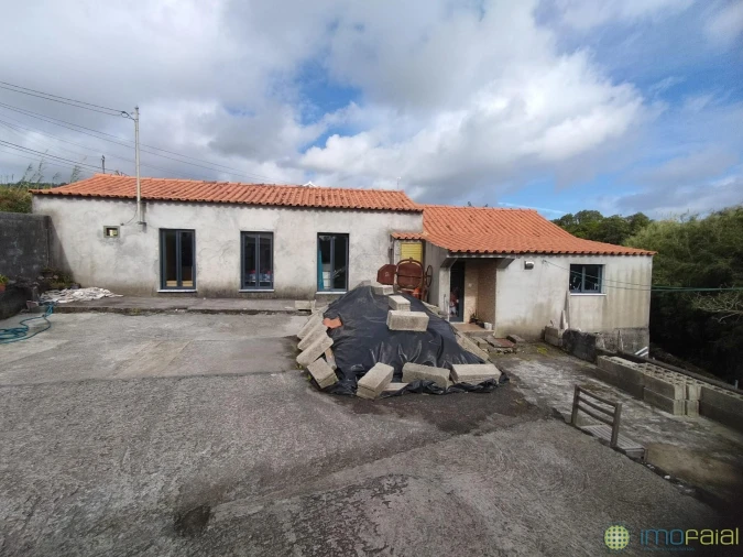 Moradia T3 para Venda em Feteira