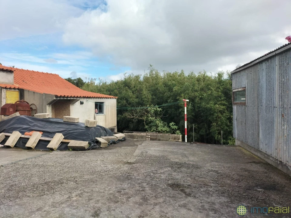 Moradia T3 para Venda em Feteira Foto 2