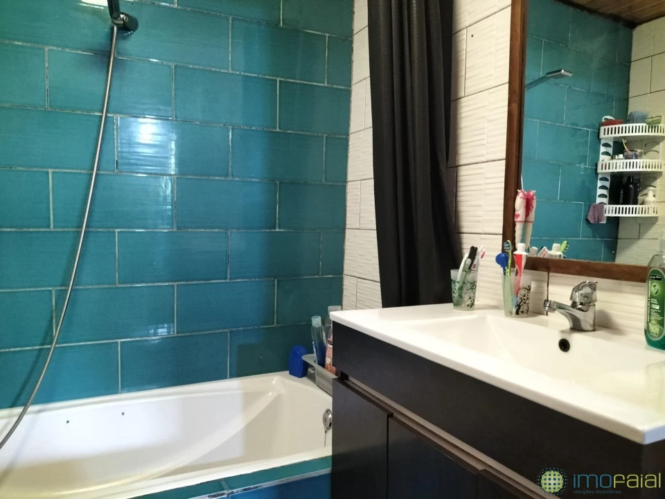 Moradia T3 para Venda em Feteira Foto 16