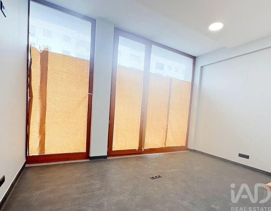 Loja para Arrendamento em Olivais Foto 9