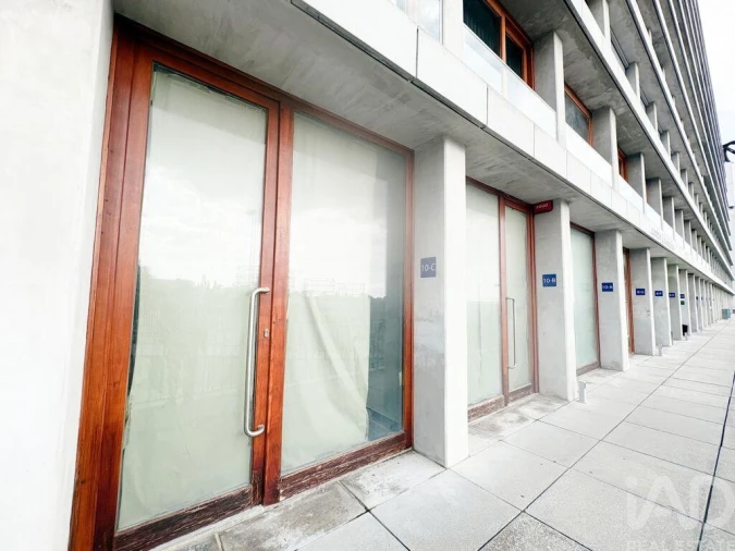 Loja para Arrendamento em Olivais Foto 24