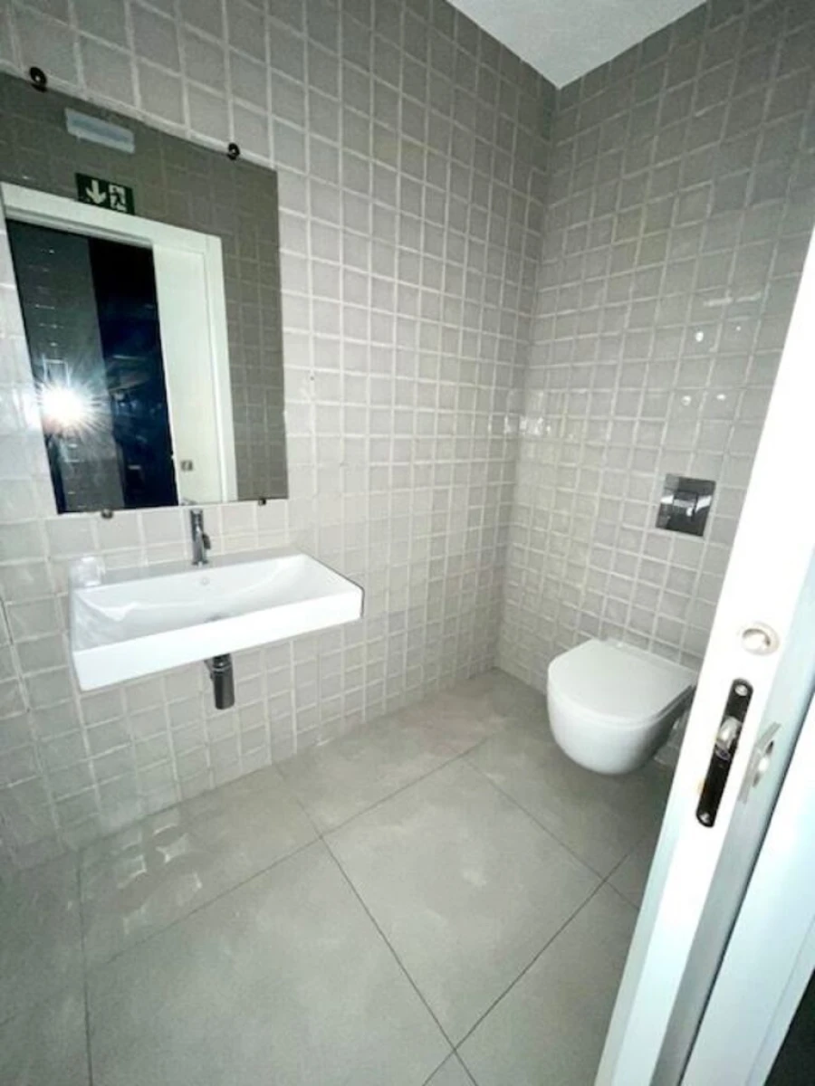 Loja para Arrendamento em Leiria, Pousos, Barreira e Cortes Foto 11