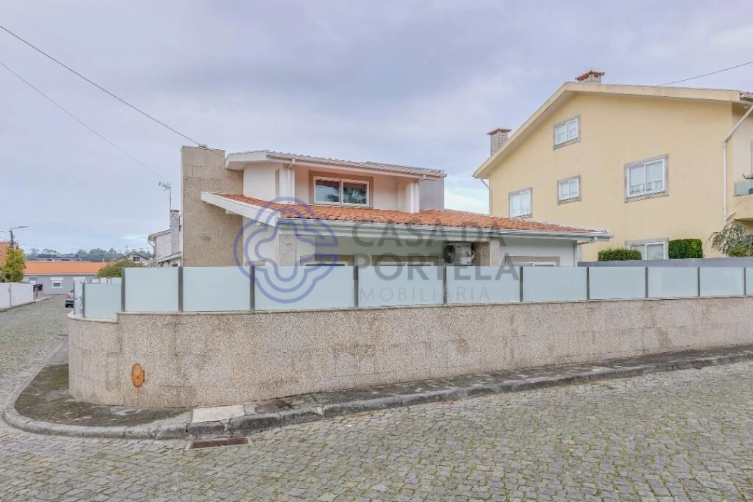 Moradia T3 para Venda em Arvore Foto 4