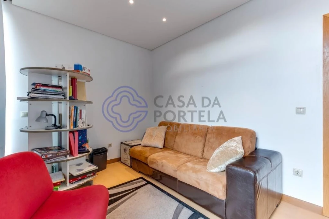 Moradia T3 para Venda em Arvore Foto 45