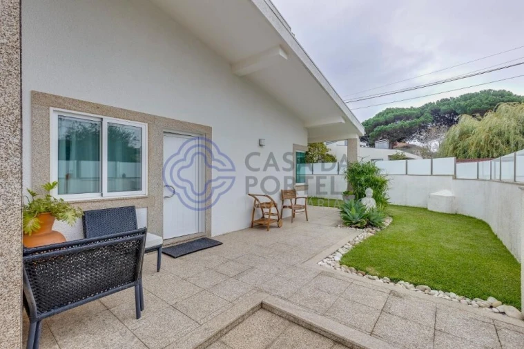 Moradia T3 para Venda em Arvore Foto 1