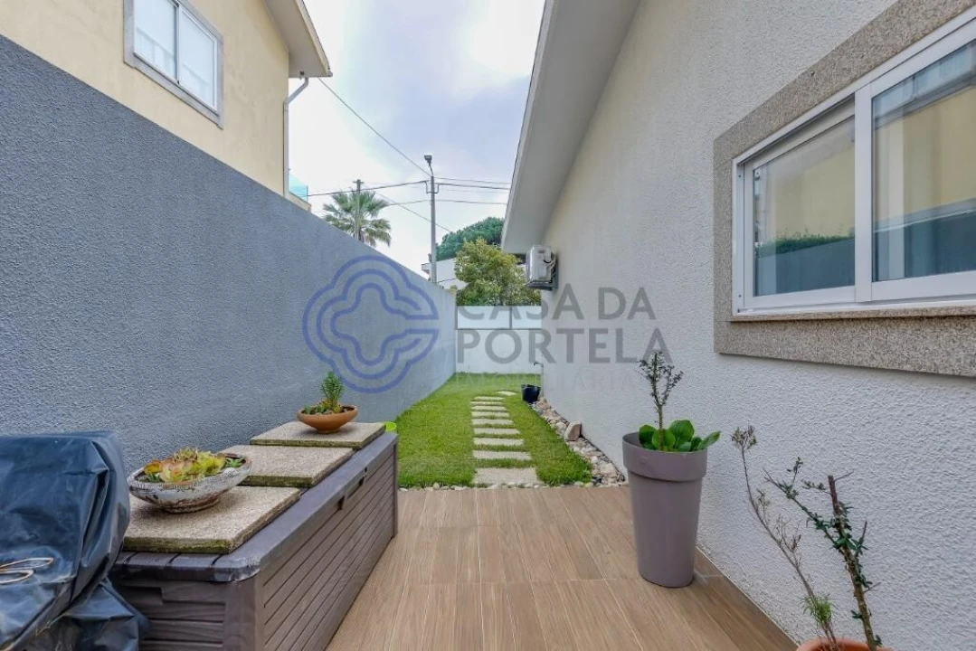 Moradia T3 para Venda em Arvore Foto 14