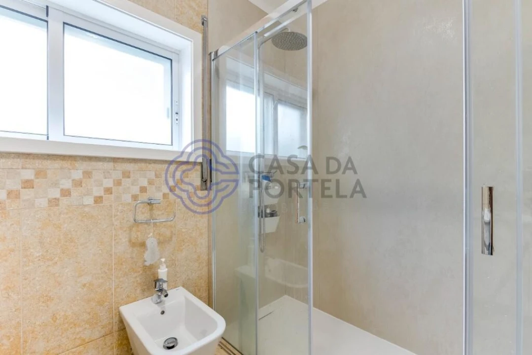 Moradia T3 para Venda em Arvore Foto 35