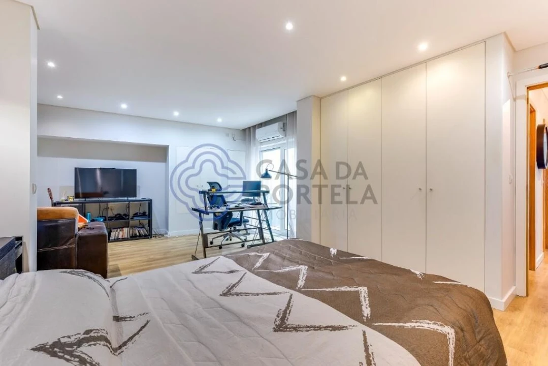 Moradia T3 para Venda em Arvore Foto 38