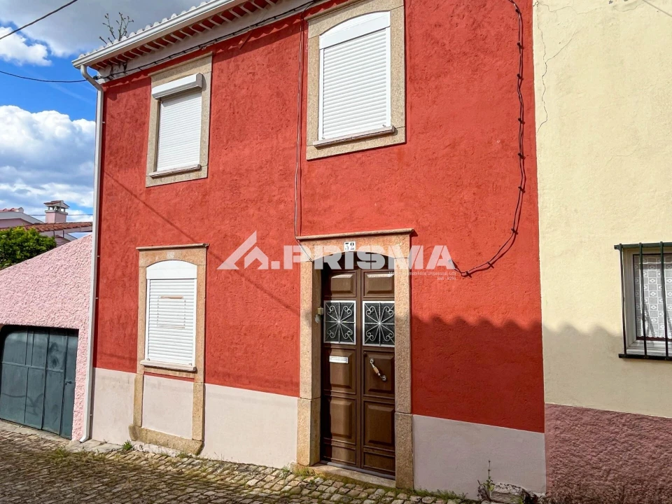 Moradia T3 para Venda em Cebolais de Cima e Retaxo Foto 1