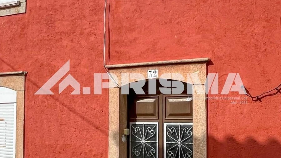 Moradia T3 para Venda em Cebolais de Cima e Retaxo