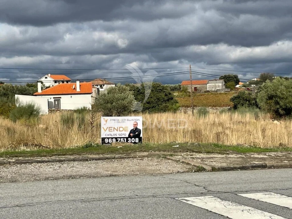 Terreno para Venda em Freixo de Numão Foto 7
