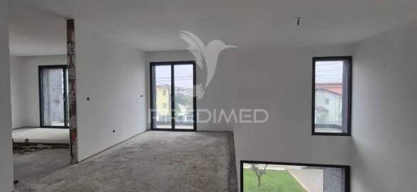 Moradia T4 para Venda em Ferreiros e Gondizalves