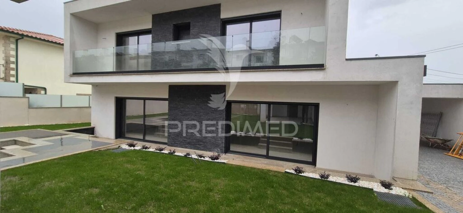 Moradia T4 para Venda em Ferreiros e Gondizalves Foto 3