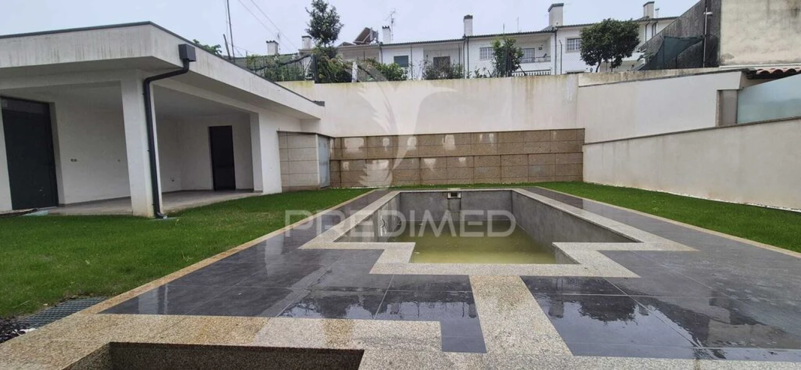 Moradia T4 para Venda em Ferreiros e Gondizalves Foto 2